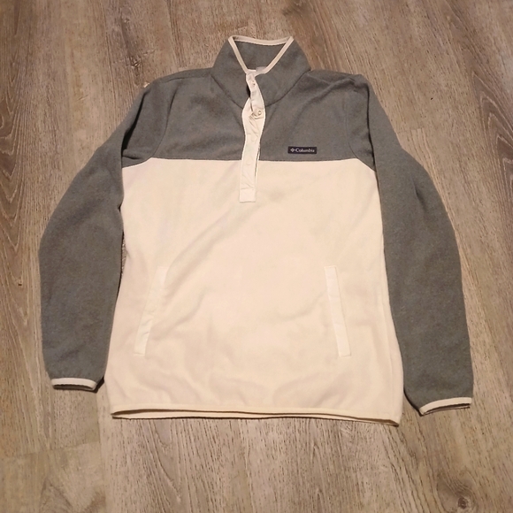 Columbia Two-Tone Gray and Cream Pullover - Picture 1 of 9